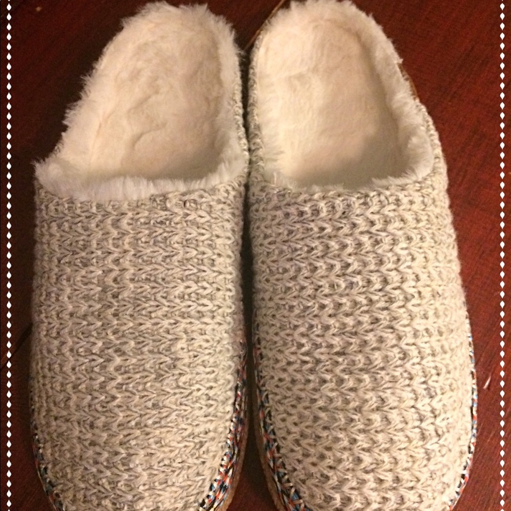 TOMS clogs women’s size 7